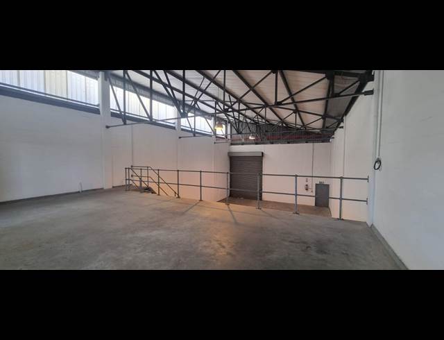 325M² WAREHOUSE TO LET IN AIRPORT INDUSTRIA