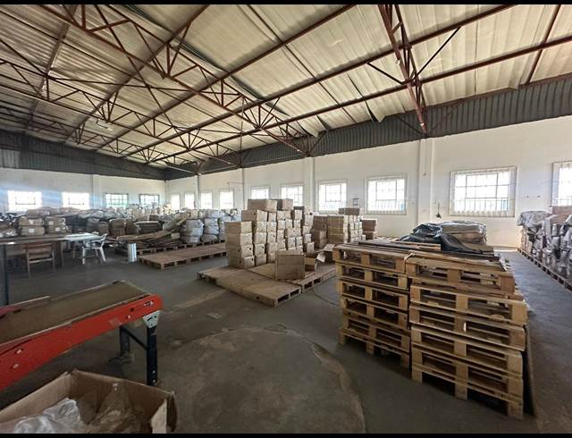 1,116M² WAREHOUSE TO LET IN ROBERTVILLE