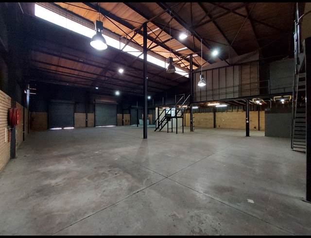 952M² WAREHOUSE TO LET IN HENNOPSPARK
