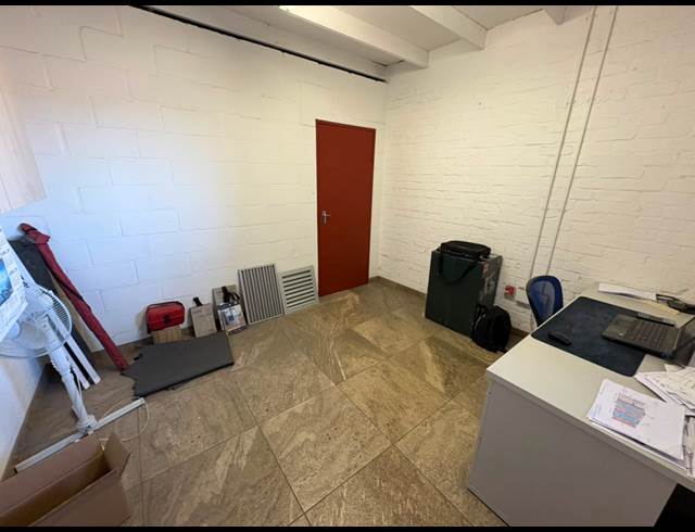 304M² WAREHOUSE TO LET IN BROADLANDS PARK