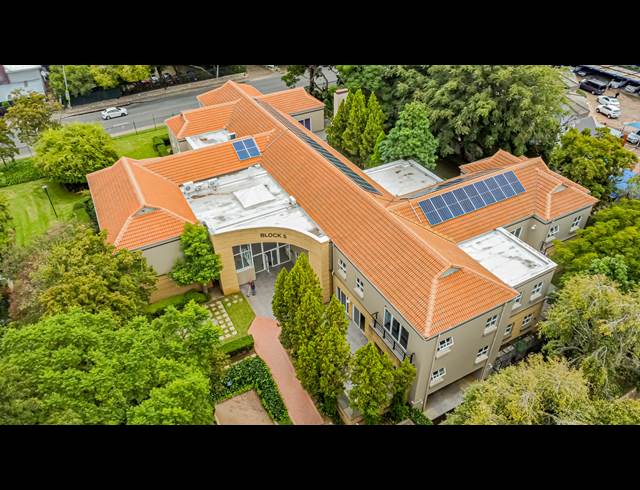 158M² OFFICE TO LET IN FERNDALE