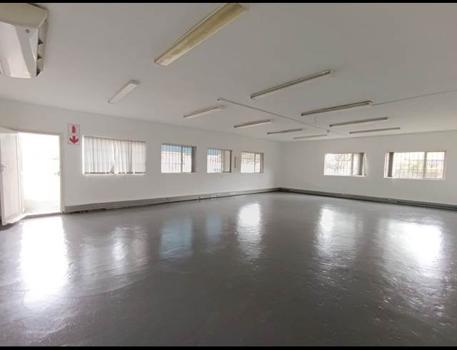1,540M² WAREHOUSE TO LET IN WESTMEAD