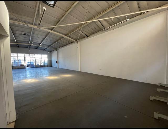 200M² BUSINESS CENTRE TO LET IN HUGHES