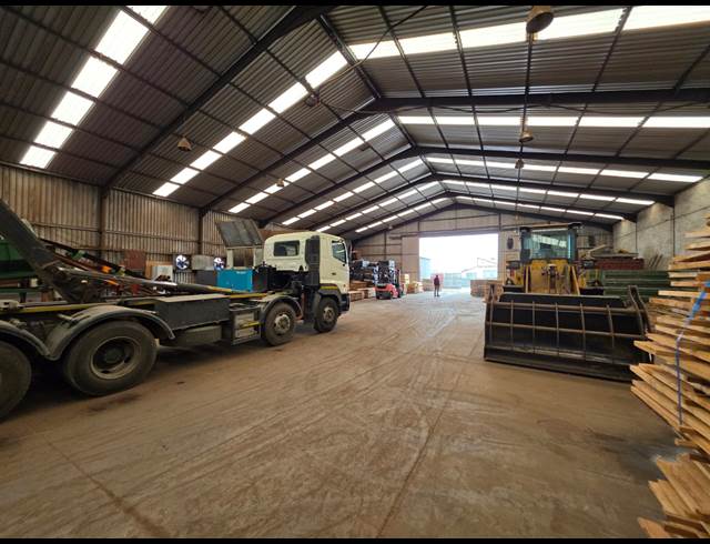 1,000M² WAREHOUSE TO LET IN SOMERSET WEST CENTRAL