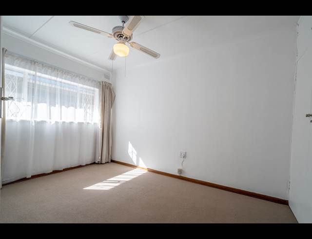 2 BEDROOM PROPERTY TO RENT IN HILLCREST CENTRAL