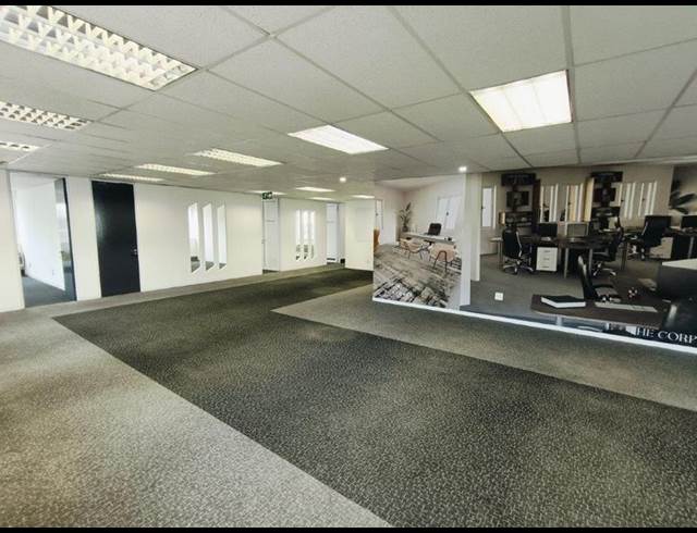 BUSINESS PROPERTY TO RENT IN BRYANSTON