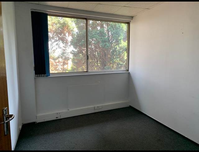 175M² OFFICE TO LET IN STRIJDOMPARK