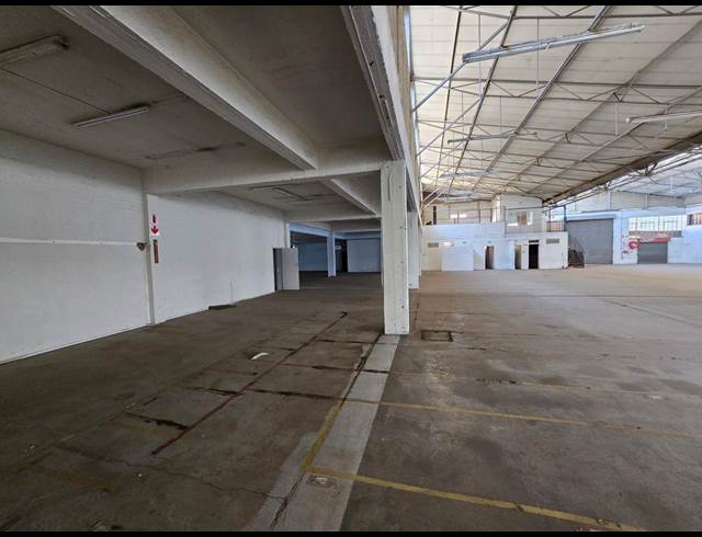 1,972M² WAREHOUSE TO LET IN BENROSE