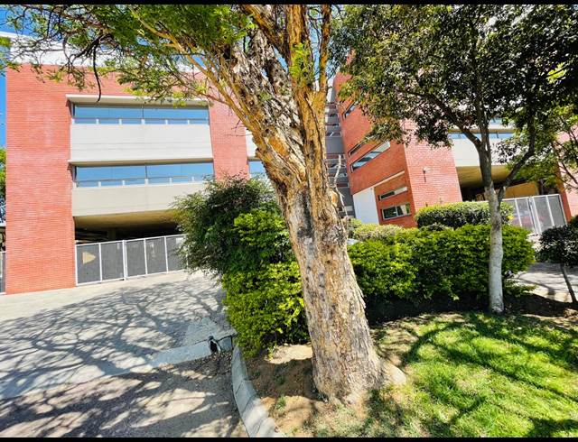 227M² OFFICE TO LET IN MIDRIDGE PARK