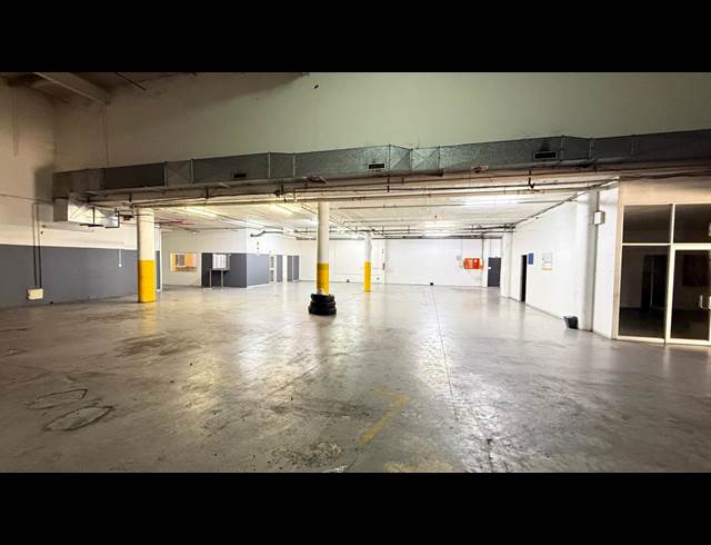 2,248M² SHOWROOM TO LET IN UMGENI BUSINESS PARK
