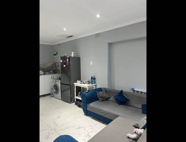 1 BEDROOM PROPERTY TO RENT IN BEREA WEST