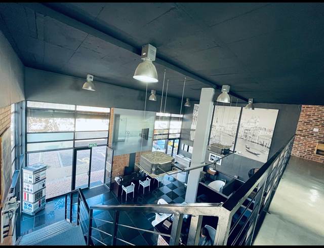 320M² RETAIL TO LET IN FOURWAYS
