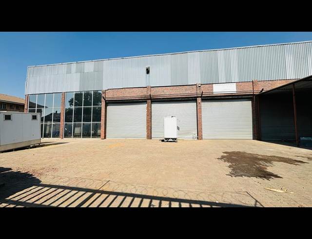 4,400M² WAREHOUSE TO LET IN SYBRAND VAN NIEKERK INDUSTRIAL