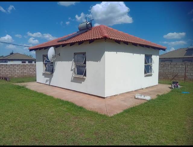 2 BEDROOM PROPERTY TO RENT IN LUFHERENG