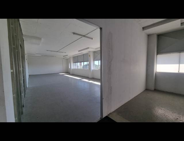 850M² WAREHOUSE TO LET IN SALT RIVER