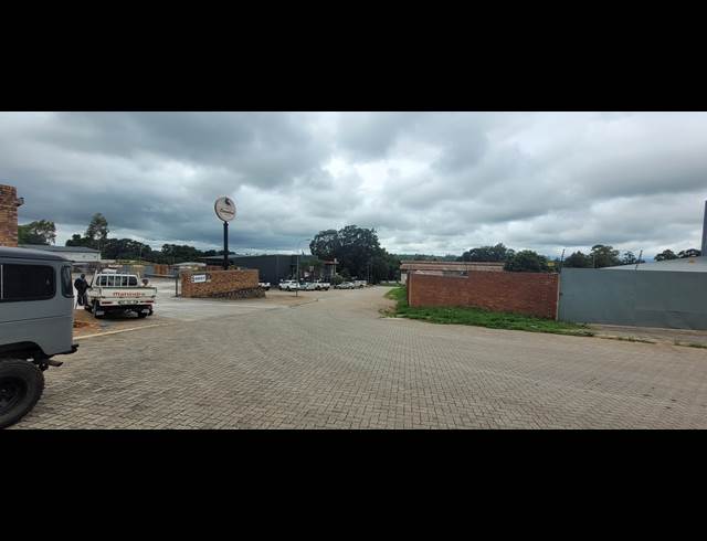 3,660M² WAREHOUSE TO LET IN WHITE RIVER CENTRAL