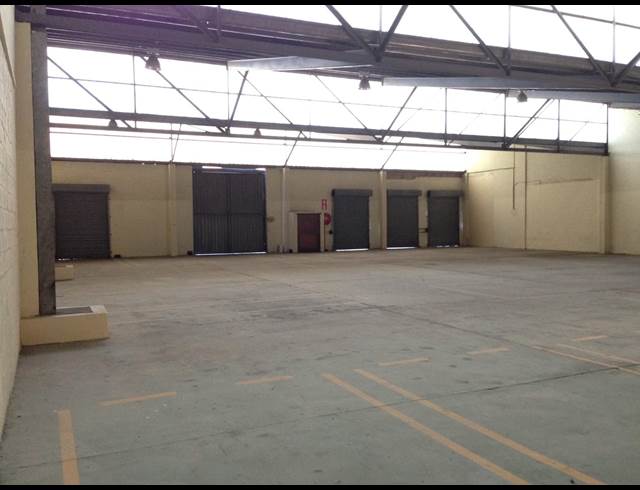 729M² WAREHOUSE TO LET IN AIRPORT INDUSTRIA