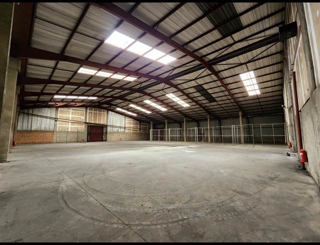 8,000M² WAREHOUSE TO LET IN JUPITER