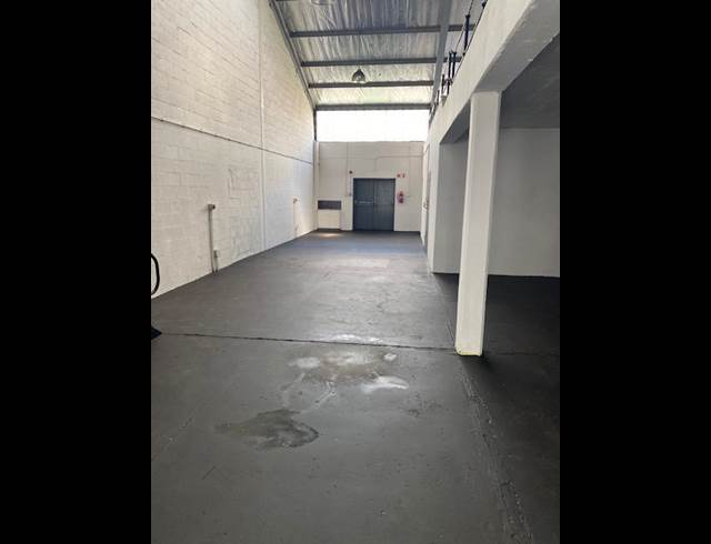 312M² MINI FACTORY TO LET IN WETTON