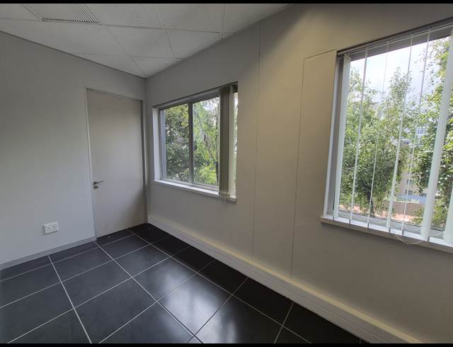 295M² OFFICE TO LET IN SANDTON CENTRAL