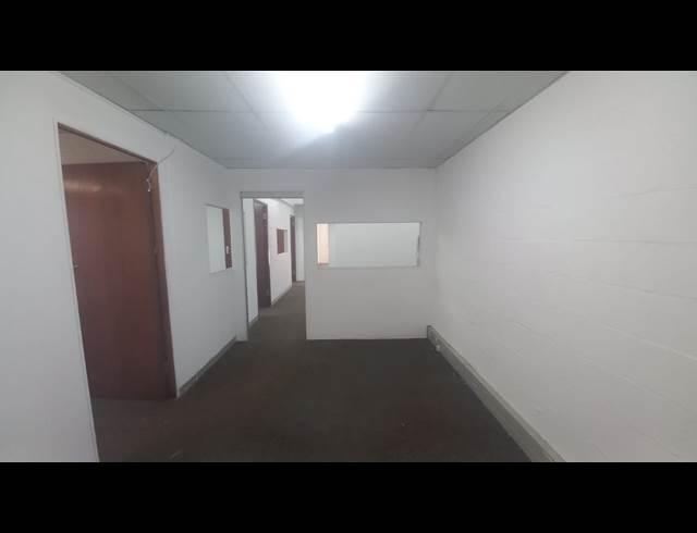 410.50M² WAREHOUSE TO LET IN EPPING INDUSTRIAL