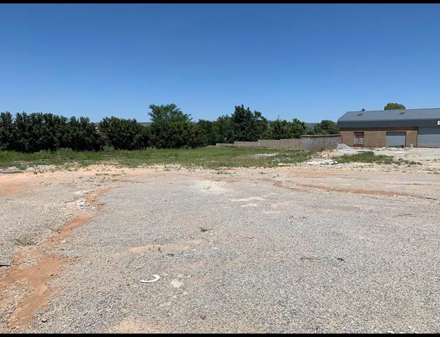 200M² WAREHOUSE TO LET IN LASER PARK