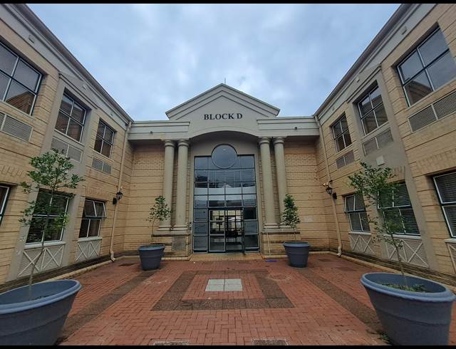 222M² OFFICE TO LET IN DUNKELD WEST