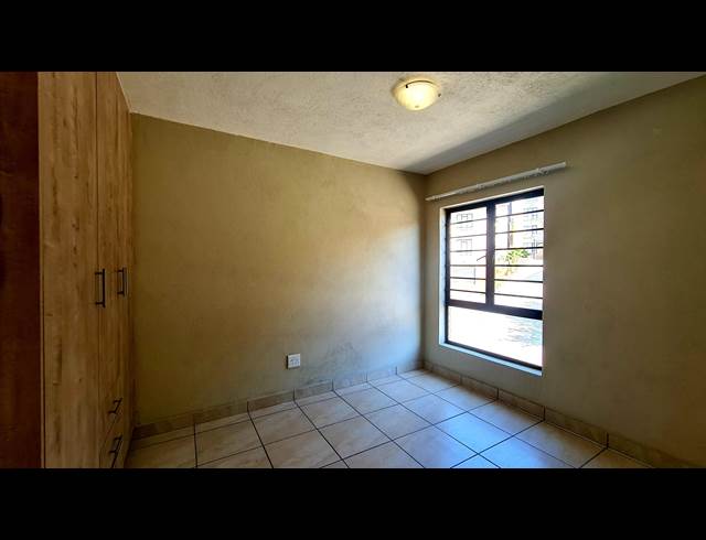 3 BEDROOM APARTMENT TO LET IN WEST ACRES