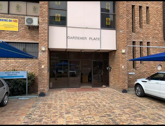 3,291M² BUILDING TO LET IN PINELANDS