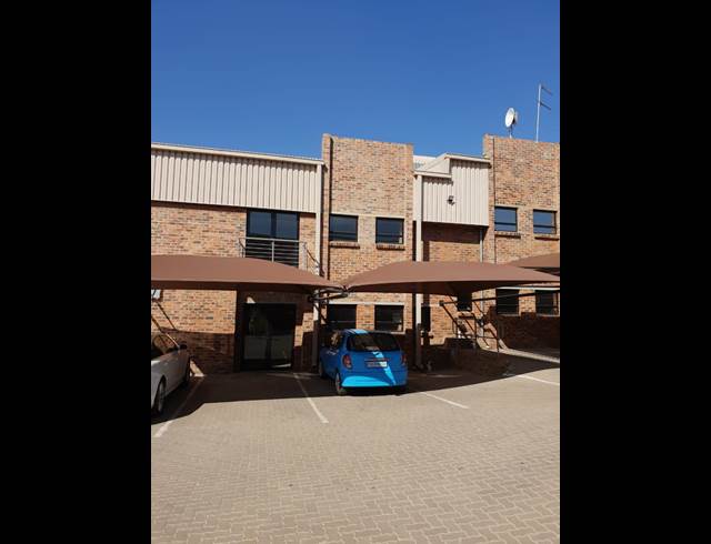 471M² WAREHOUSE TO LET IN NEW MARKET