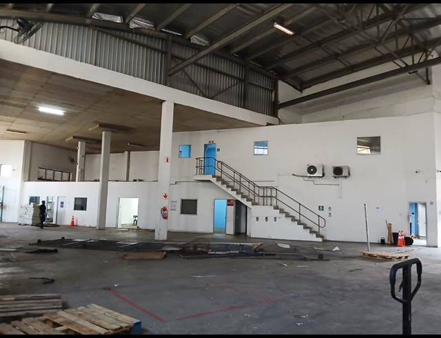 900M² WAREHOUSE TO LET IN RIVERHORSE VALLEY