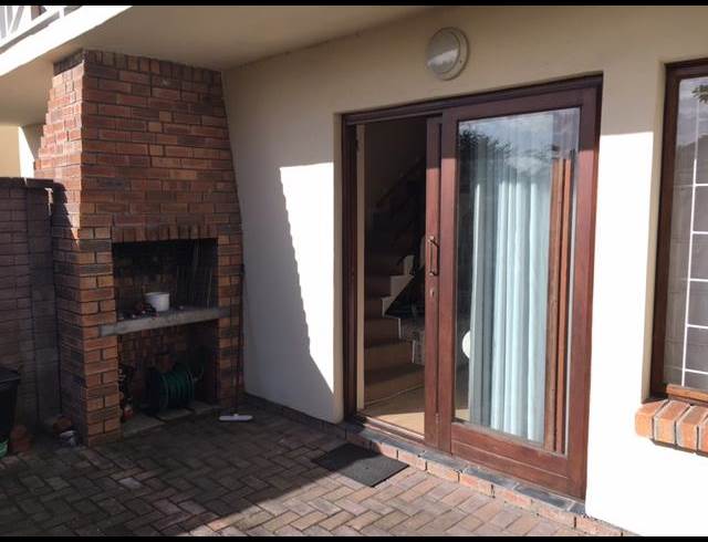 2 BEDROOM TOWNHOUSE RENTED IN CHARLO