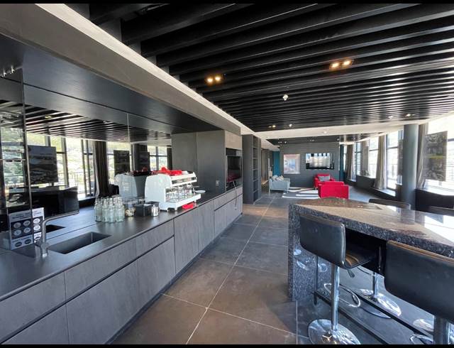 497M² OFFICE TO LET IN SEA POINT