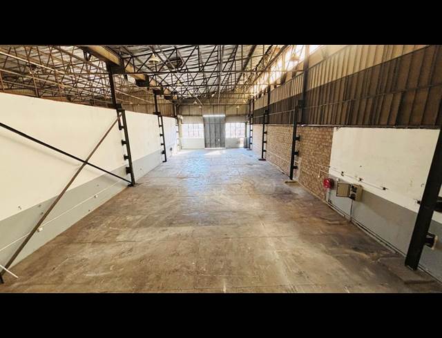 656M² WAREHOUSE TO LET IN LEA GLEN