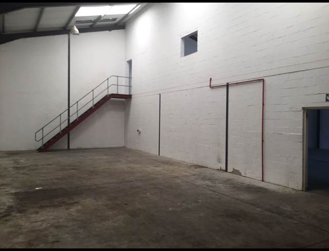 500M² WAREHOUSE TO LET IN EPPING INDUSTRIAL