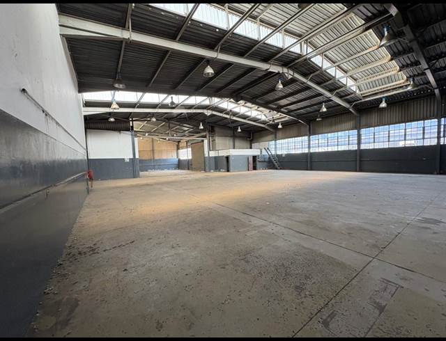 1,700M² WAREHOUSE TO LET IN GERMISTON CENTRAL
