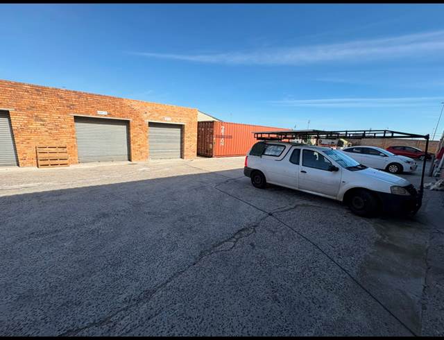 152M² WAREHOUSE TO LET IN BROADLANDS PARK