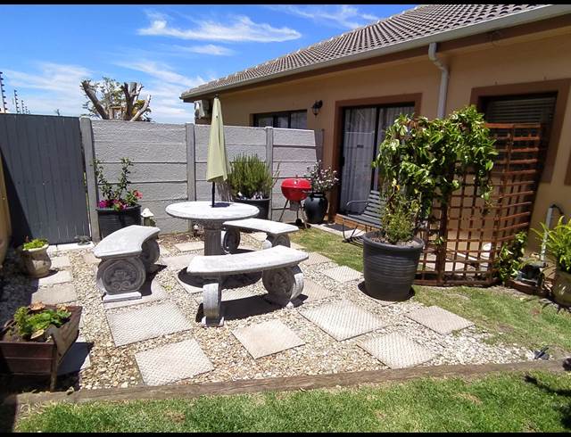 1 BEDROOM STUDIO APARTMENT TO LET IN HEUNINGKLOOF