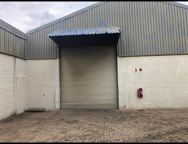 2,800M² WORKSHOP TO LET IN SEBENZA