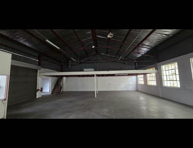 430M² WAREHOUSE TO LET IN VINTONIA