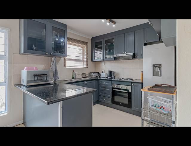 3 BEDROOM TOWNHOUSE TO LET IN BIG BAY