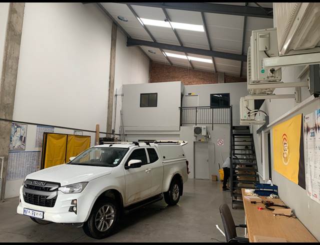 372M² WAREHOUSE TO LET IN RIVERSIDE PARK