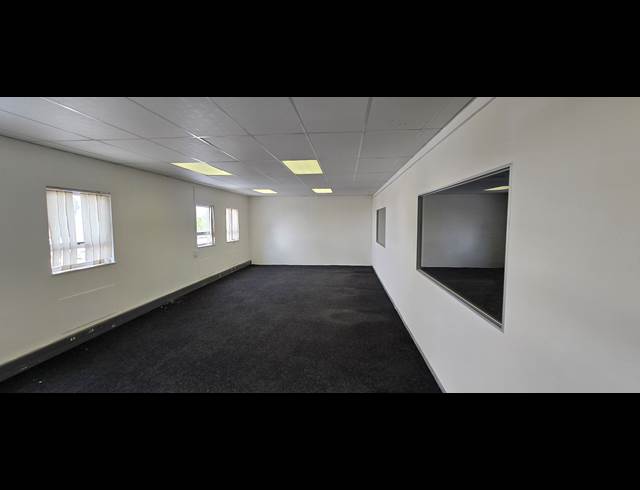 410M² WAREHOUSE TO LET IN STORMILL