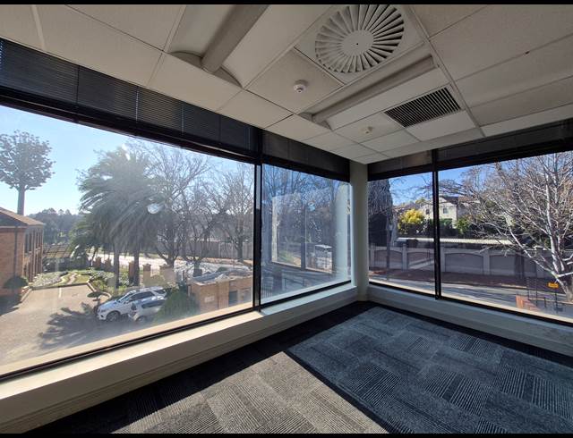 267M² OFFICE TO LET IN WAVERLEY