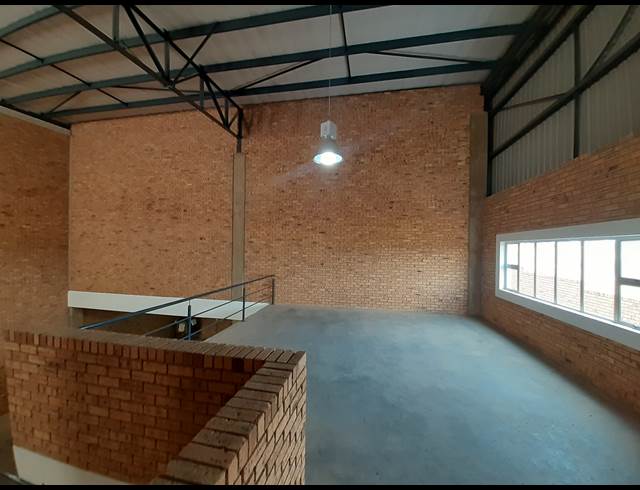 417M² WAREHOUSE TO LET IN LANSERIA