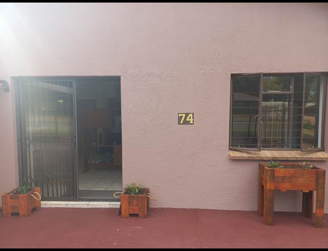 Office property to rent in LYNNWOOD GLEN