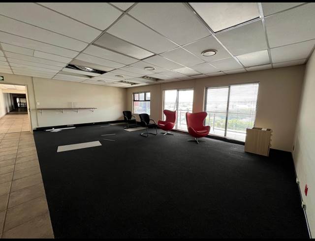 7,487M² WAREHOUSE TO LET IN STRIJDOMPARK