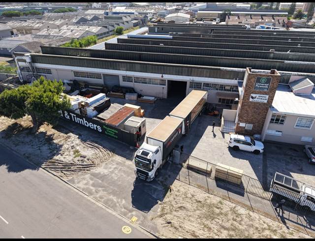 2,900M² WAREHOUSE TO LET IN EPPING INDUSTRIAL