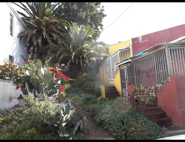 2 bed property to rent in SCHOTSCHE KLOOF