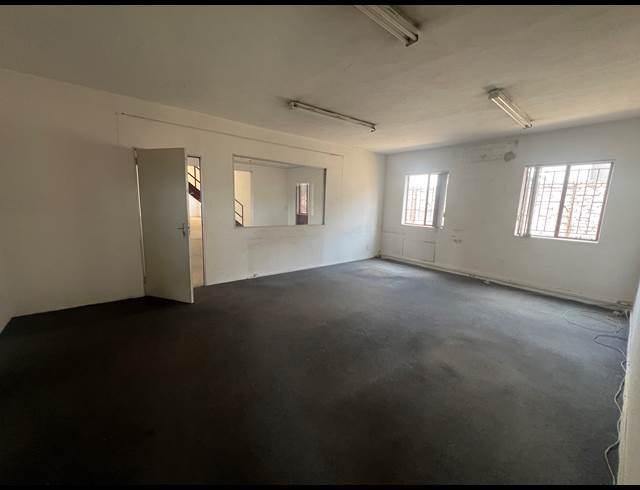 578M² WAREHOUSE TO LET IN KYA SANDS